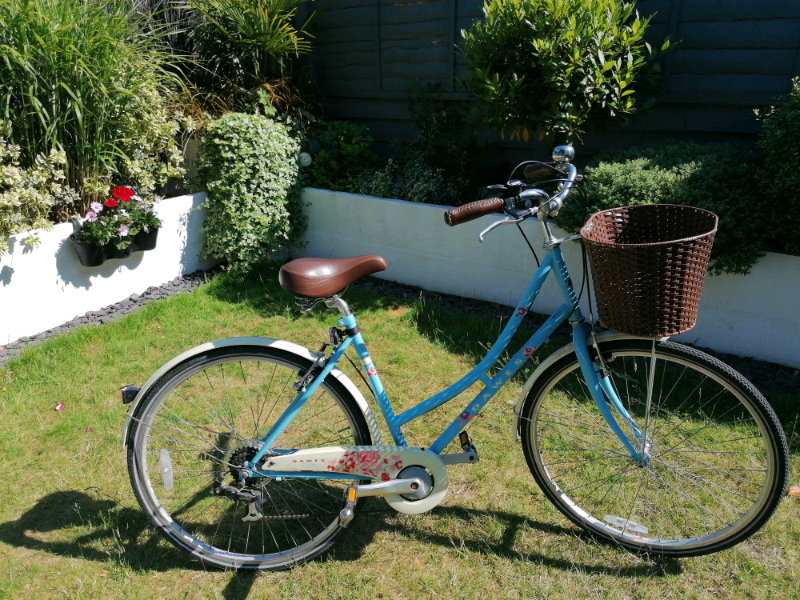 beautiful ladies cycle